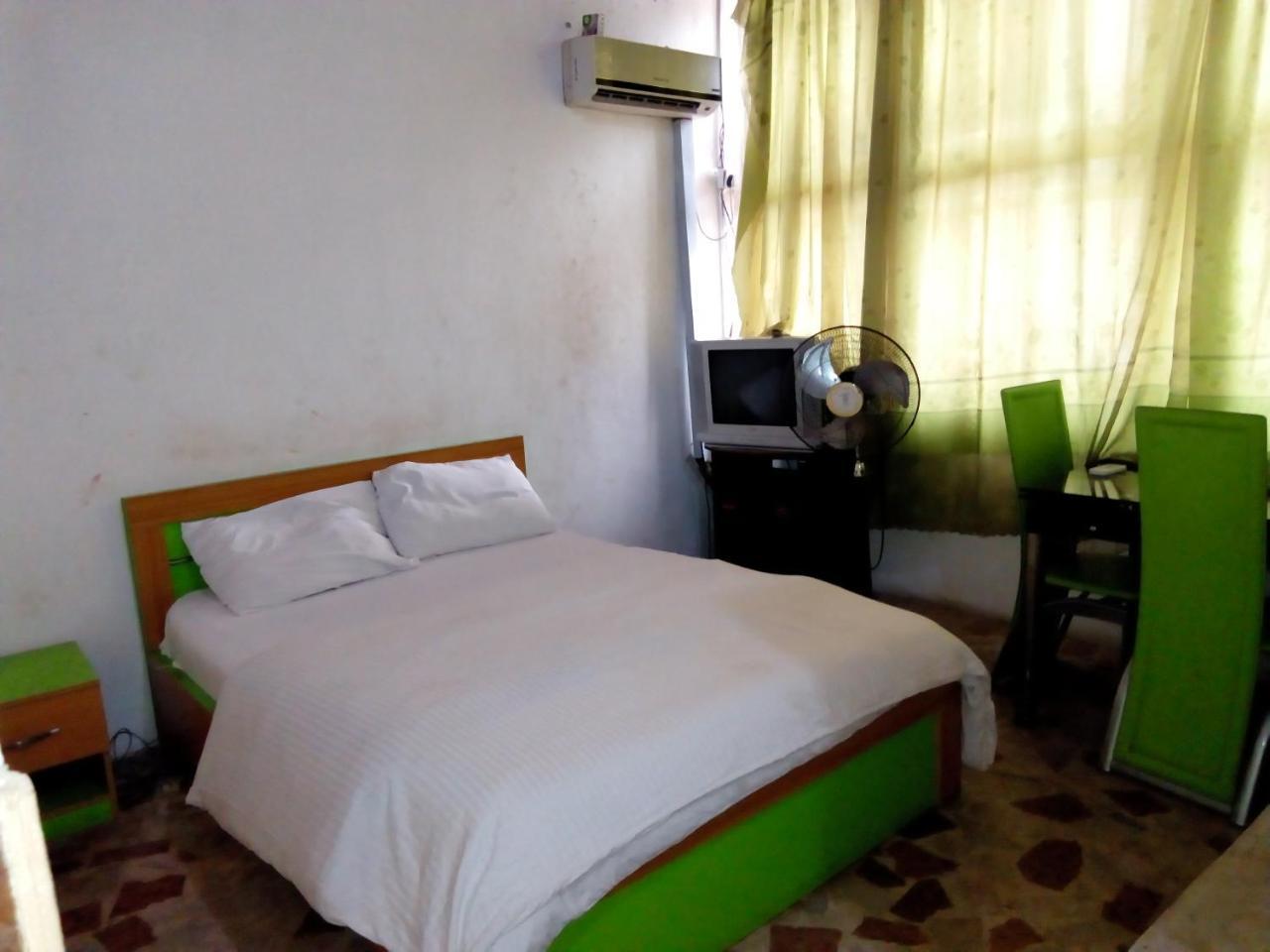 Royal Green Guest House Abeokuta Ngoại thất bức ảnh